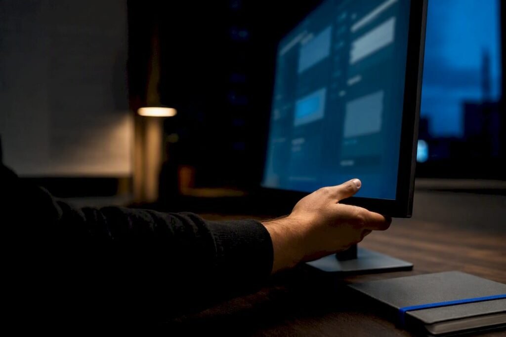 Marketer testing an affiliate link redirect